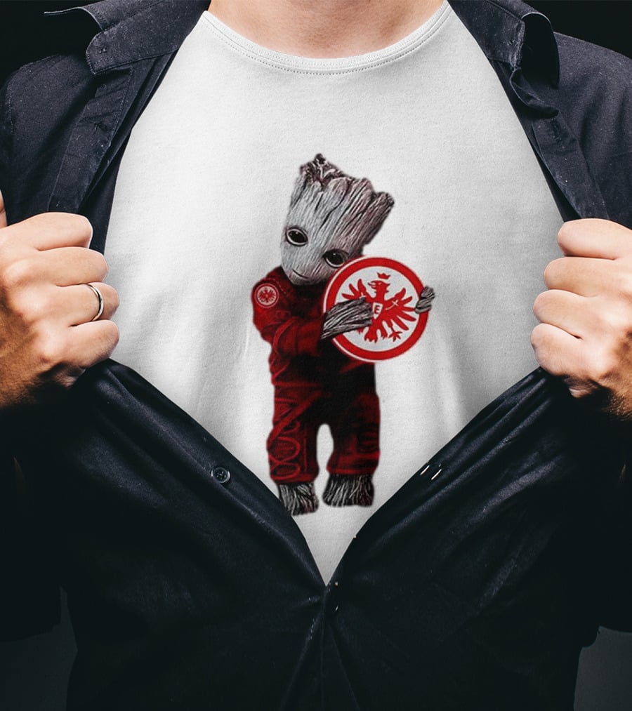 Baby Groot Hugging Eintracht Frankfurt Emblem T-Shirt