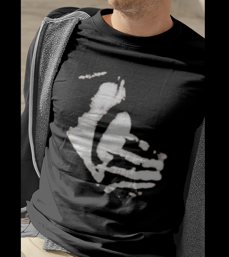 Portal Camila Brasil I Luv It Photo Optical Illusion Black And White Hand Face T-Shirt