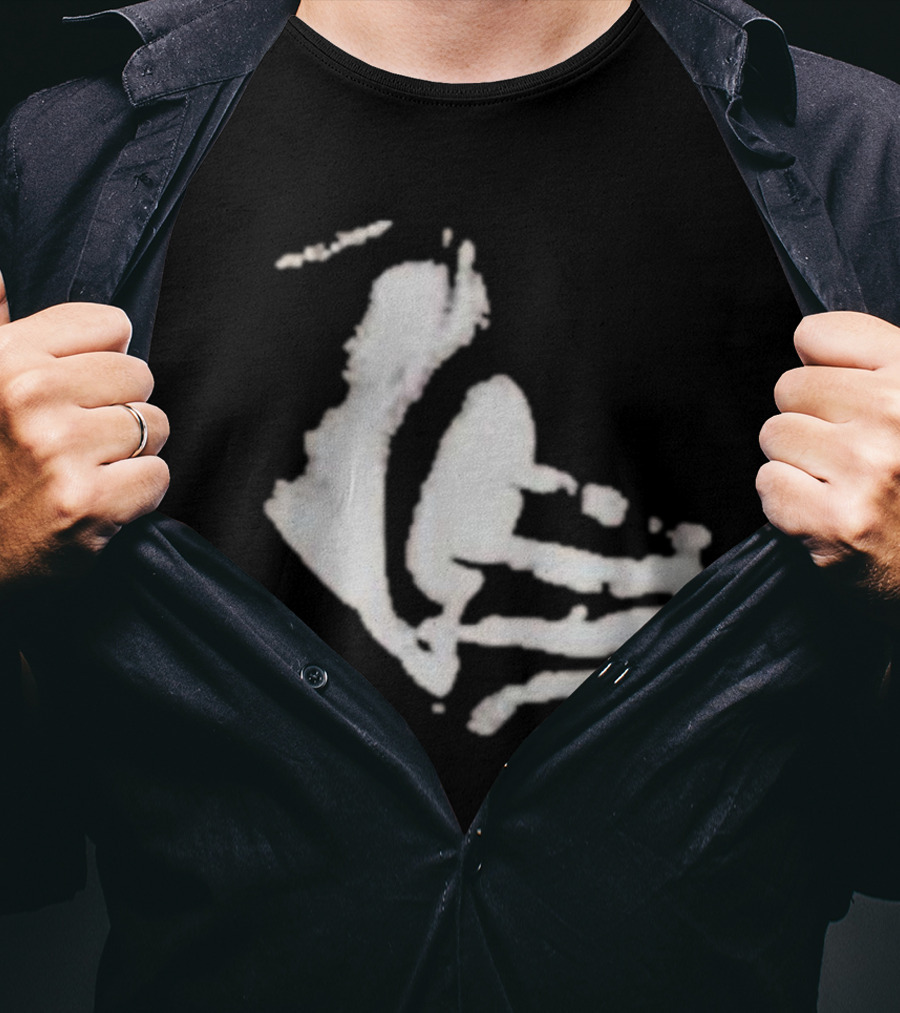 Portal Camila Brasil I Luv It Photo Optical Illusion Black And White Hand Face T-Shirt