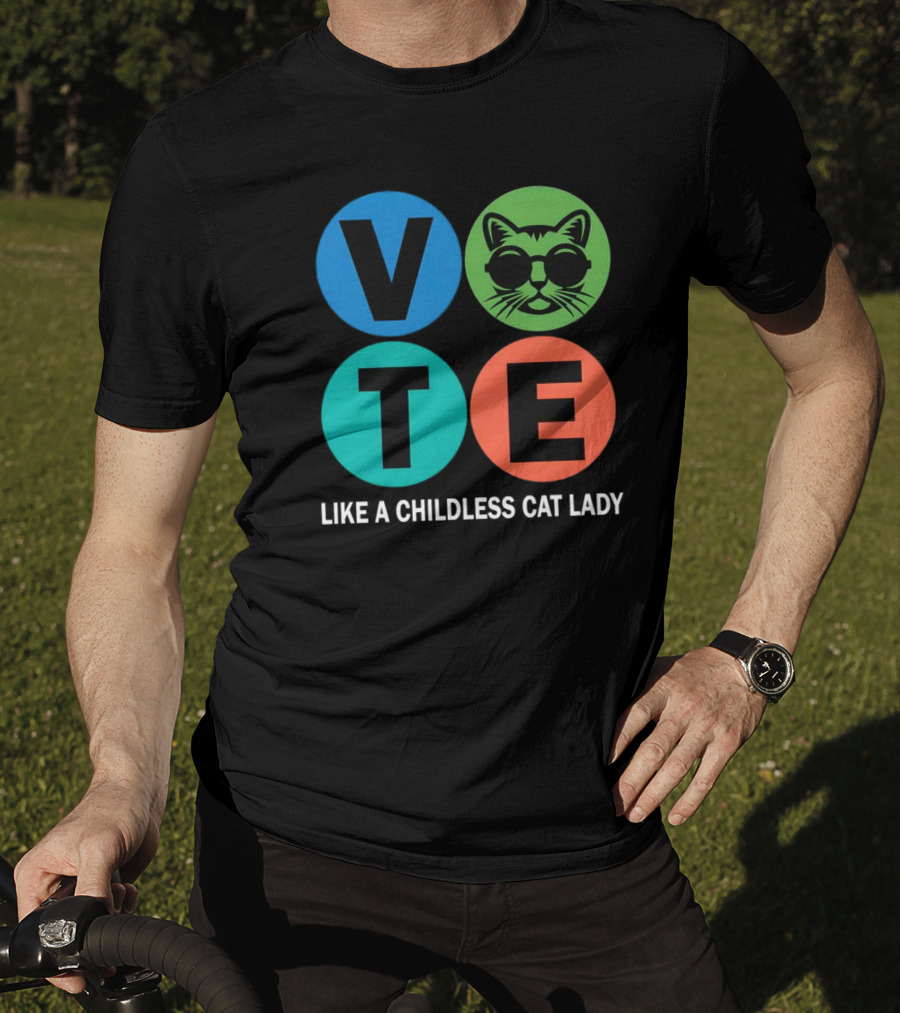 Vote Like A Childless Cat Lady Retro Circle Cat Face T-Shirt