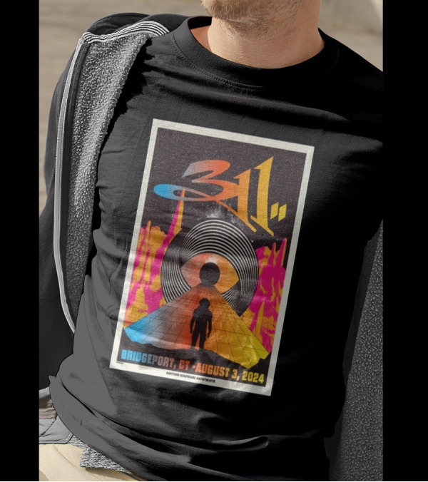 311 Concert Poster At Hartford HealthCare Amphitheater Bridgeport CT August 3 2024 Vintage Sci-Fi Landscape T-Shirt
