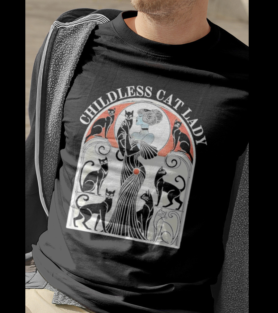 CHILDLESS CAT LADY Deco Style With Elegant Cats And Lady T-Shirt