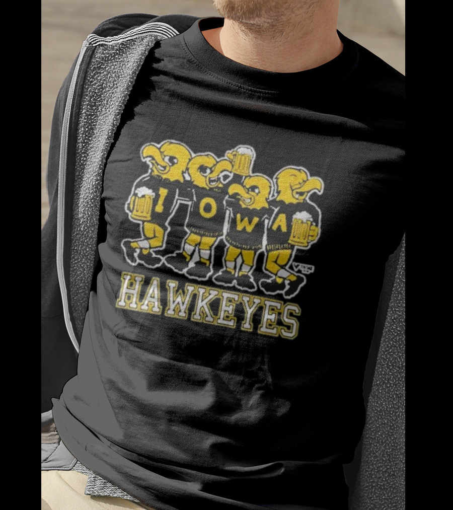 Vintage Iowa Hawkeyes Drinking Eagle Mascots T-Shirt