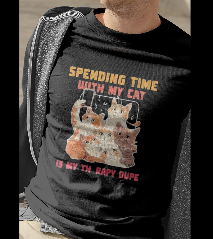 Spending Time With My Cat Is My Therapy Dupe Vintage Cats Taking Selfie T-Shirt