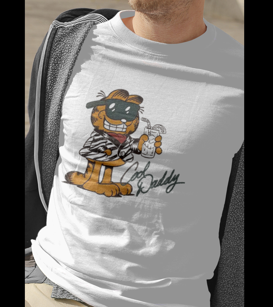Garfield Cool Daddy Sunglasses Drink T-Shirt