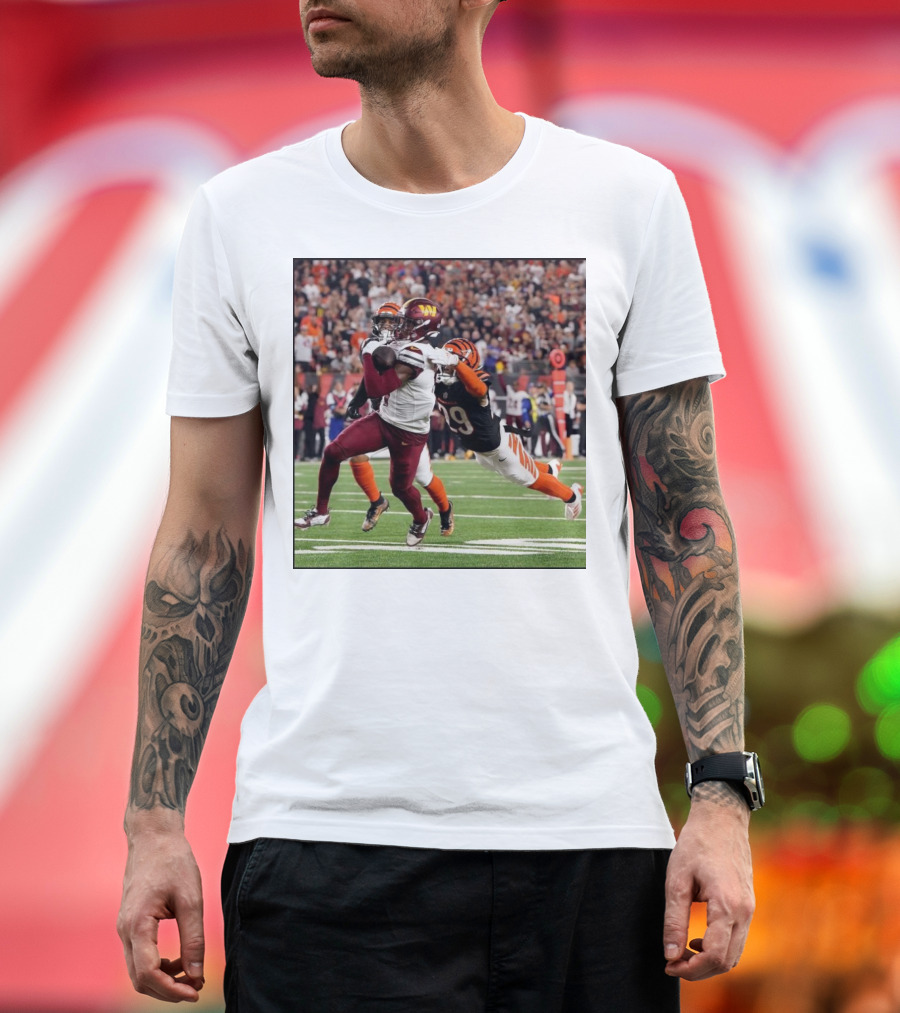 Terry McLaurin Washington Commanders 17 vs Cam Taylor-Britt Cincinnati Bengals 29 Iconic 55 Yard Catch T-Shirt