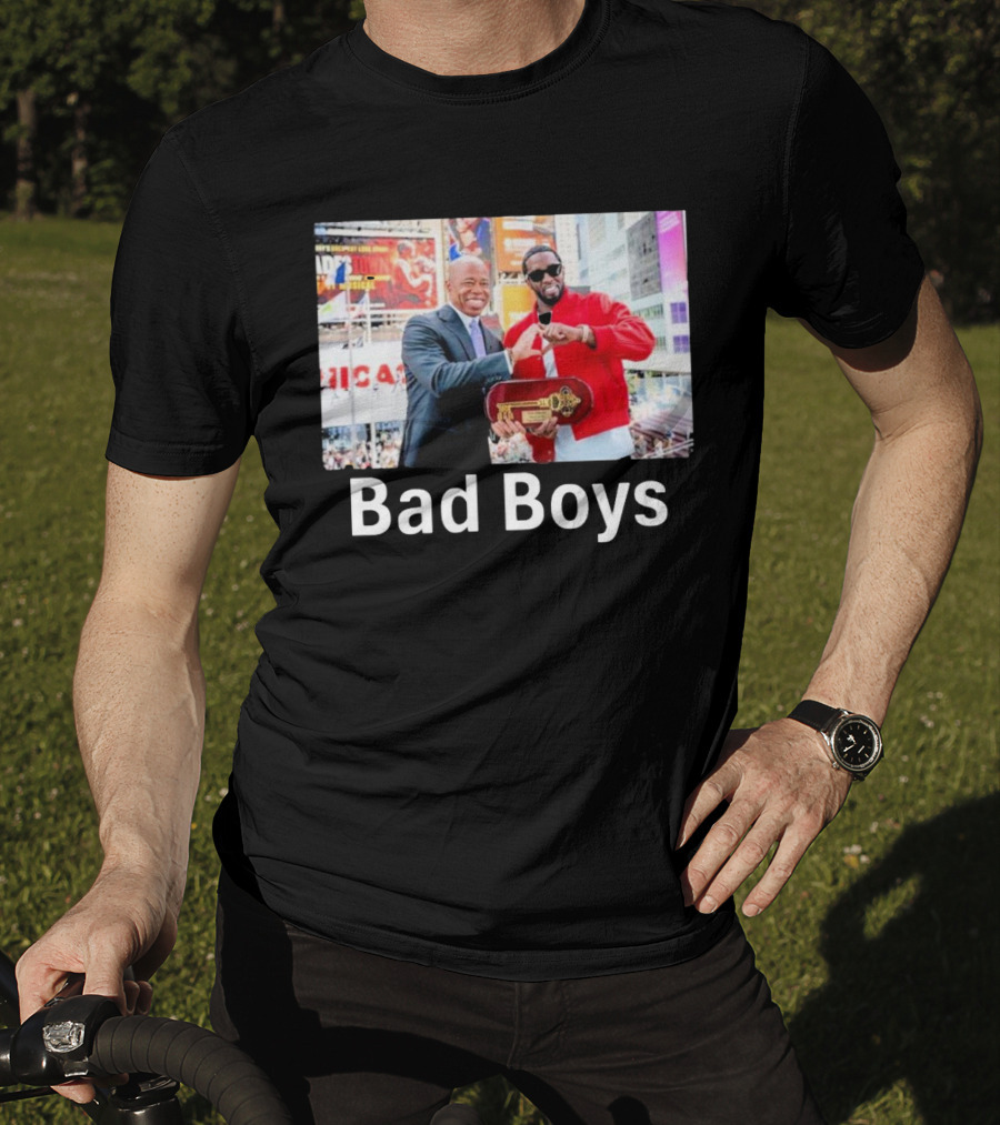 Bad Boys P Diddy And Eric Adams Key Exchange At Times Square Event T-Shirt