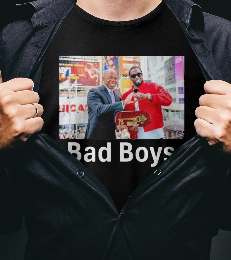 Bad Boys P Diddy And Eric Adams Key Exchange At Times Square Event T-Shirt