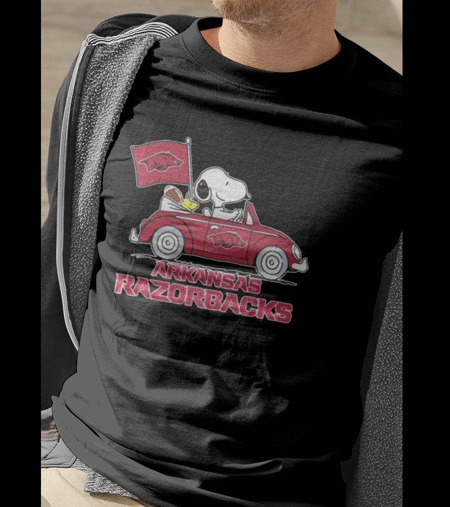 Snoopy And Woodstock Driving Car With Arkansas Razorbacks Flag T-Shirt