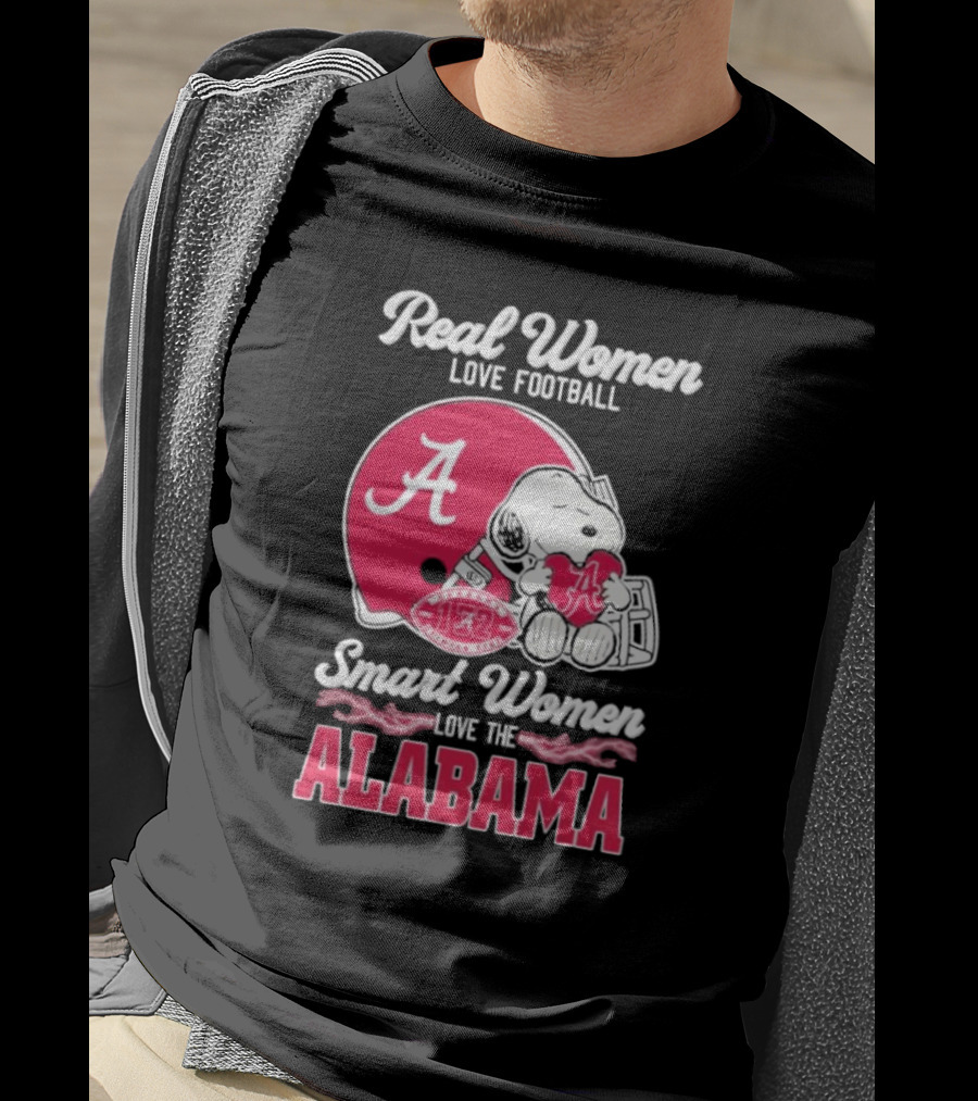 Real Women Love Football Smart Women Love The Alabama Crimson Tide 132 Season Snoopy Helmet T-Shirt