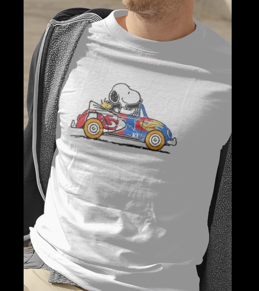 Snoopy And Woodstock Driving Kansas City Chiefs And Kansas Jayhawks Car T-Shirt