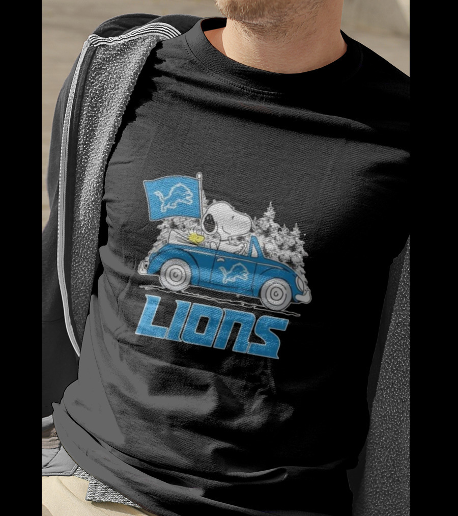Detroit Lions Snoopy Peanuts Car Christmas Sports T-Shirt
