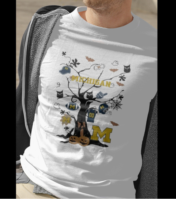 Michigan Wolverines 2024 Halloween Tree With Pumpkins And Bats T-Shirt