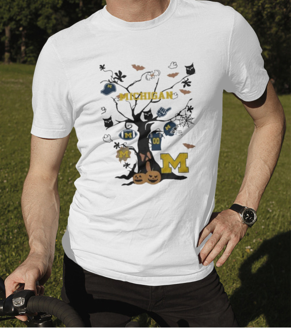 Michigan Wolverines 2024 Halloween Tree With Pumpkins And Bats T-Shirt