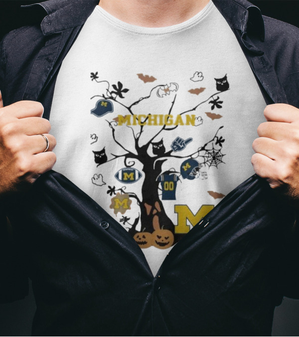Michigan Wolverines 2024 Halloween Tree With Pumpkins And Bats T-Shirt