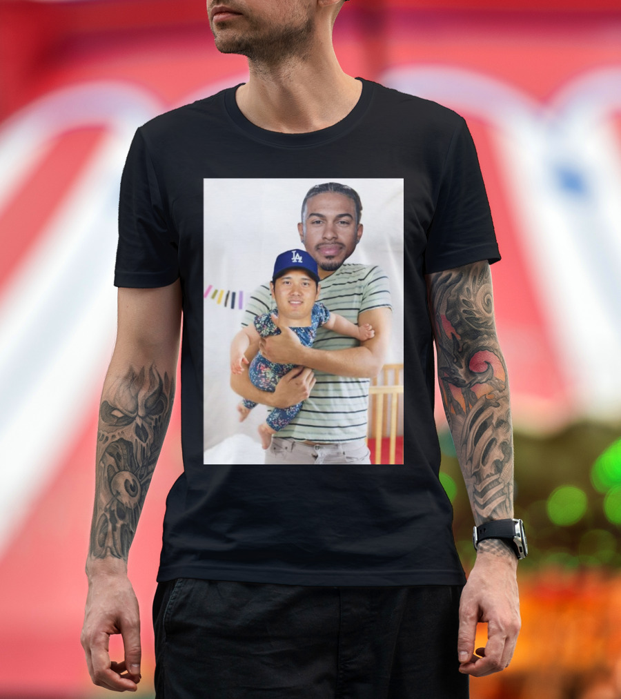 Francisco Lindor Holding Shohei Ohtani Baby Meme New York Mets Los Angeles Dodgers T-Shirt