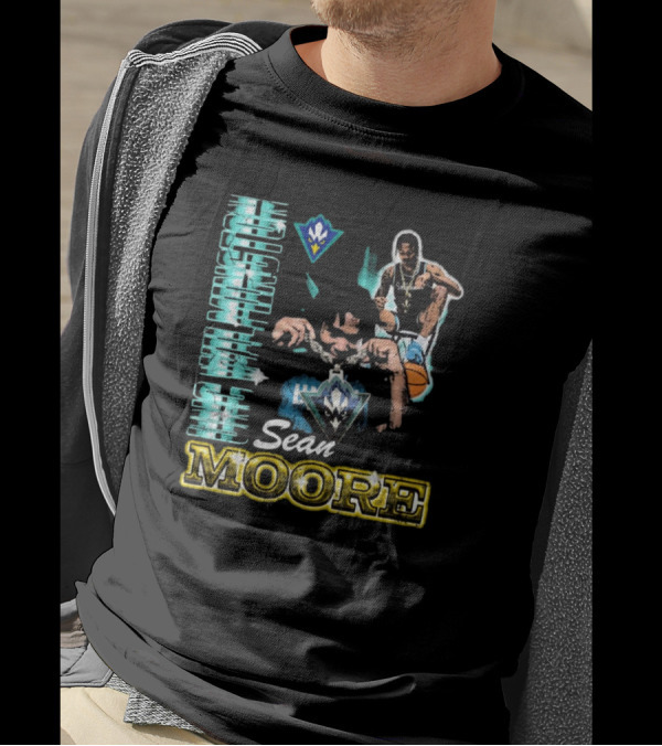 UNC Wilmington Seahawks Sean Moore 90s Basketball T-Shirt