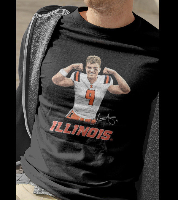 Illinois Fighting Illini Luke Altmyer Flexing With Signature And Number 9 T-Shirt