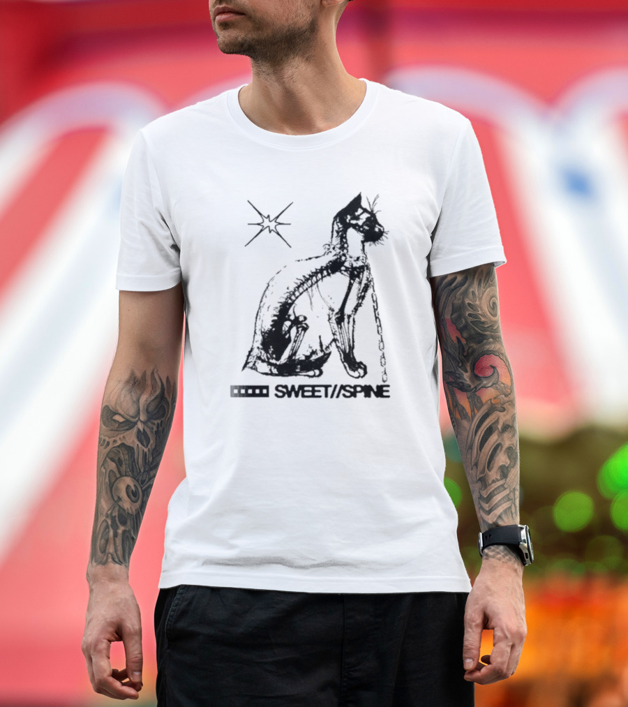 SWEET//SPINE Cat with Starburst and Chain Detail T-Shirt