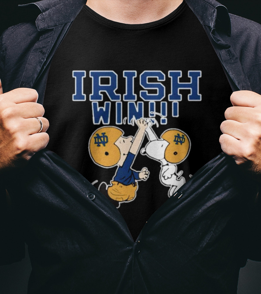 Charlie And Snoopy High Five Notre Dame Fighting Irish Win T-Shirt