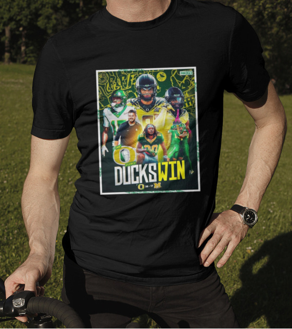 Ducks Win Oregon Ducks Vs. Michigan Wolverines 38-17 Ducks Win T-Shirt