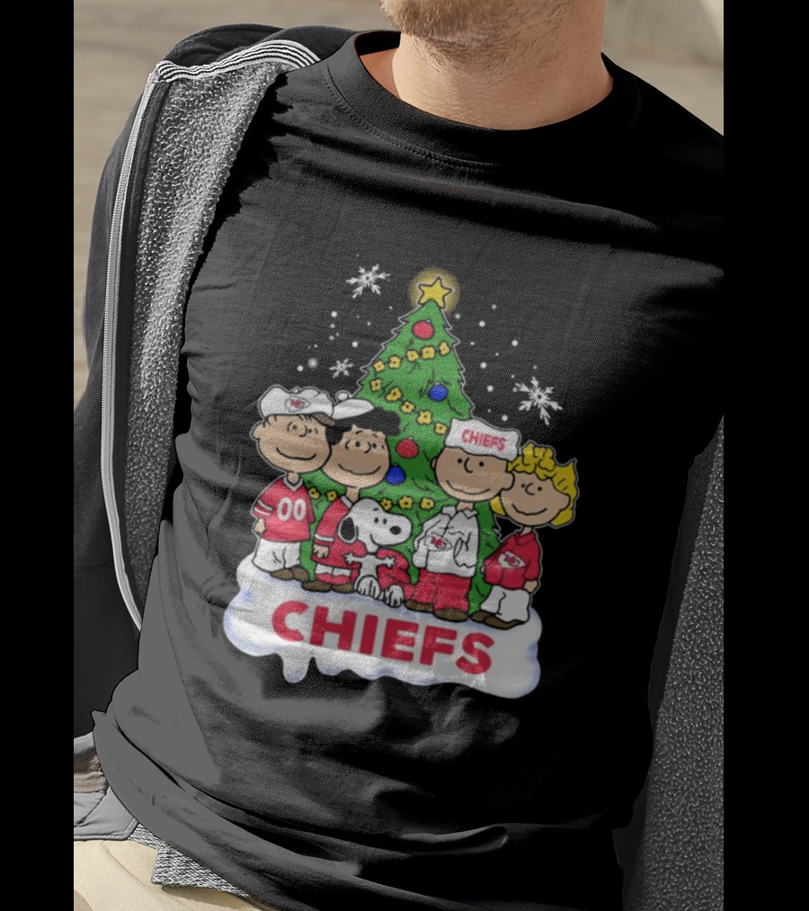 Kansas City Chiefs Snoopy Peanuts Christmas Tree Chiefs T-Shirt