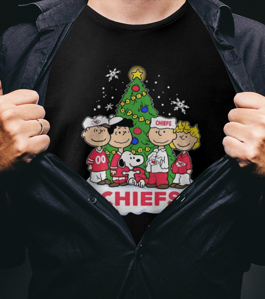 Kansas City Chiefs Snoopy Peanuts Christmas Tree Chiefs T-Shirt