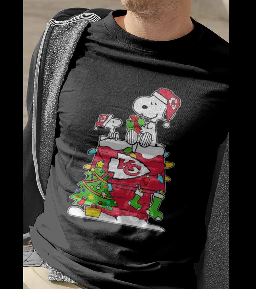 NFL Kansas City Chiefs Snoopy Woodstock Christmas Tree T-Shirt