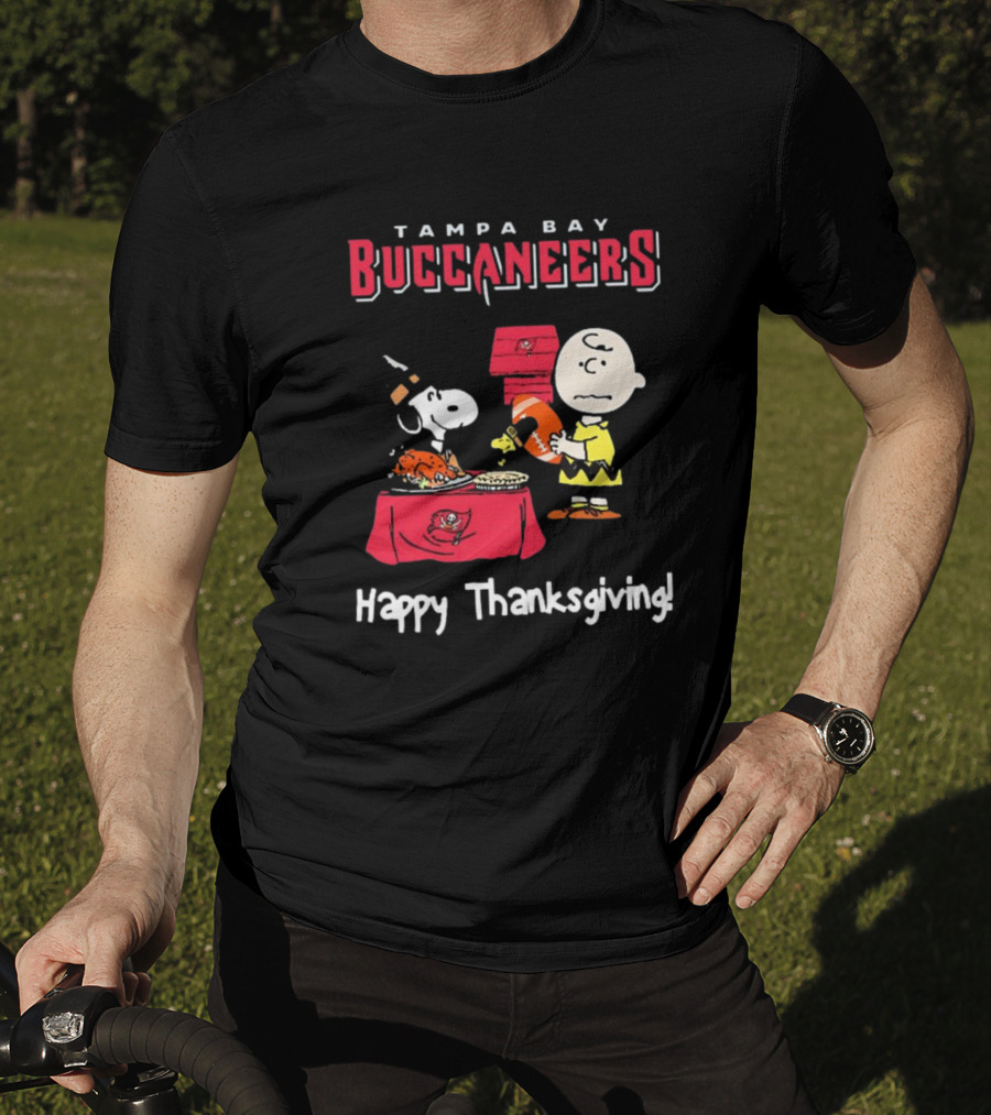 Tampa Bay Buccaneers Peanuts Happy Thanksgiving Football T-Shirt