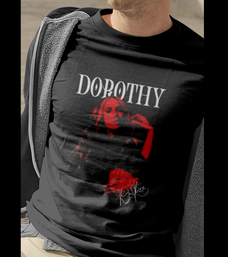 Dorothy Red Portrait Signature T-Shirt