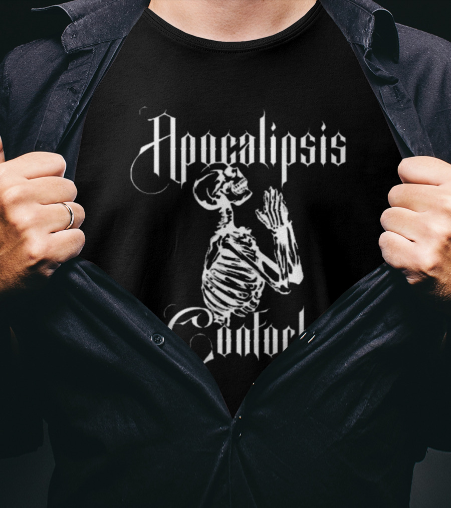 Roli’s Apocalipsis Confort Praying Skeleton Skull T-Shirt