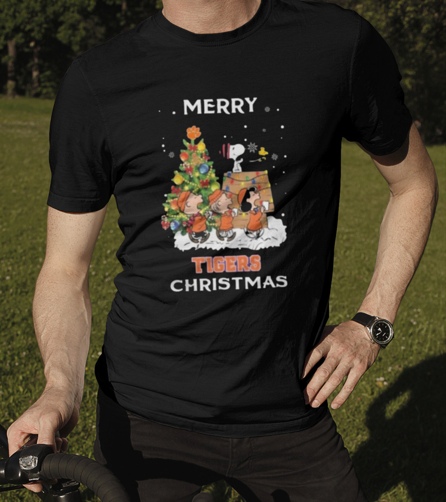 Merry Christmas Clemson Tigers Snoopy And Friends T-Shirt