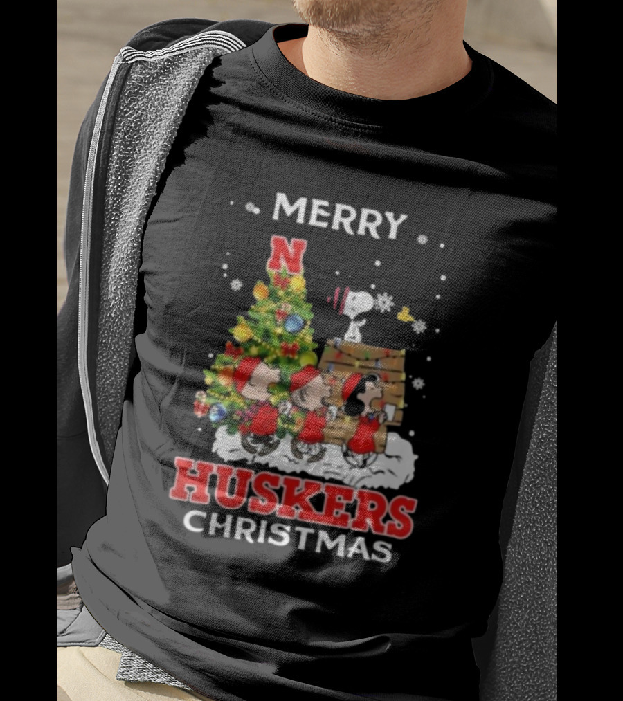 Merry Huskers Christmas Snoopy And Friends Nebraska Cornhuskers T-Shirt