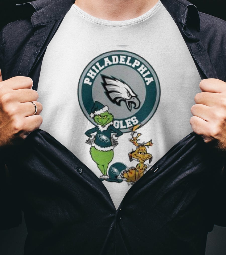 Grinch And Max Philadelphia Eagles Merry Christmas T-Shirt