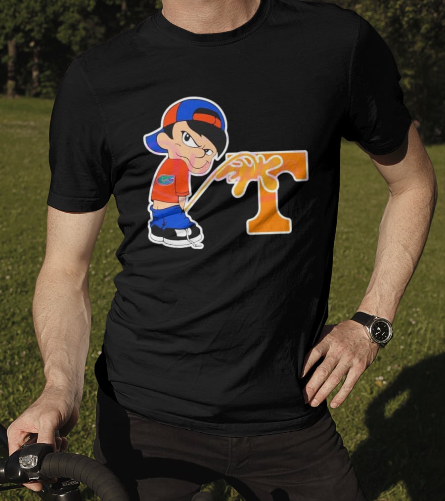 Funny Boy Florida Gators Peeing On Tennessee Volunteers T-Shirt