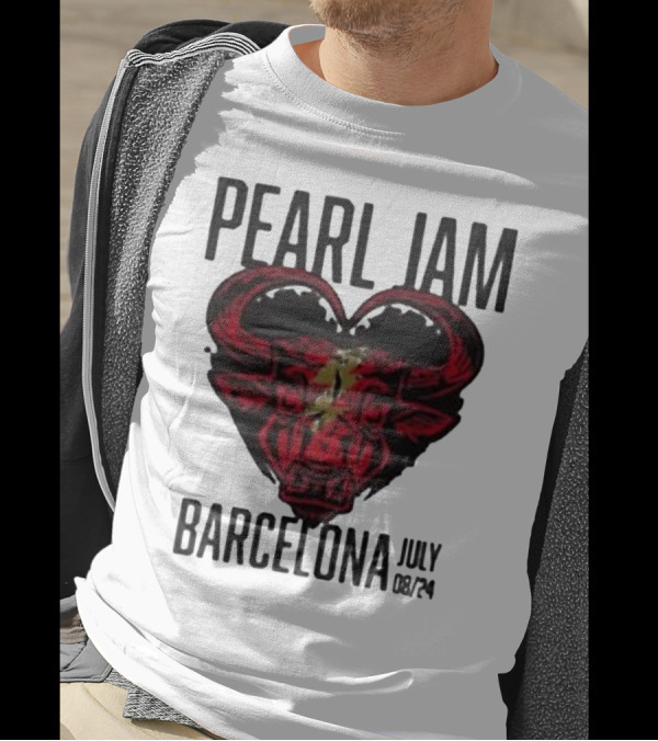 Pearl Jam Barcelona July 08/24 Bull Artwork Concert Event T-Shirt