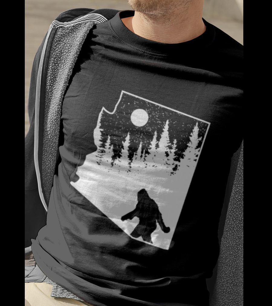 Bigfoot Arizona Pride Sasquatch Funny Arizona Map Forest Moon T-Shirt