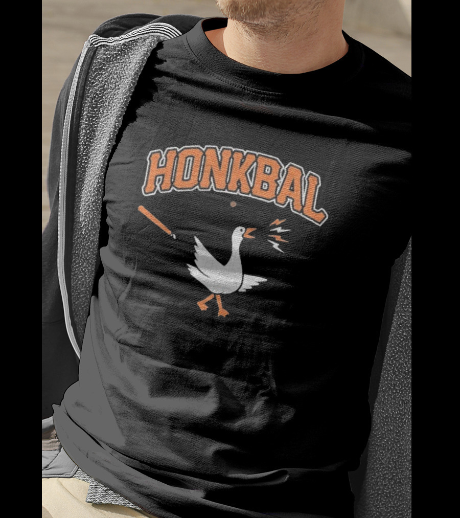 Honkbal Goose With Baseball Bat And Ball T-Shirt
