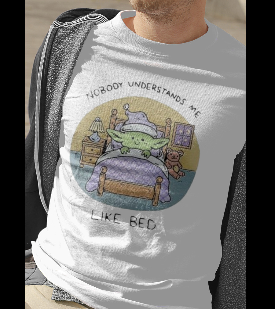 Nobody Understands Me Like Bed Cute Green Alien Cartoon Pajamas Nighttime Scene T-Shirt