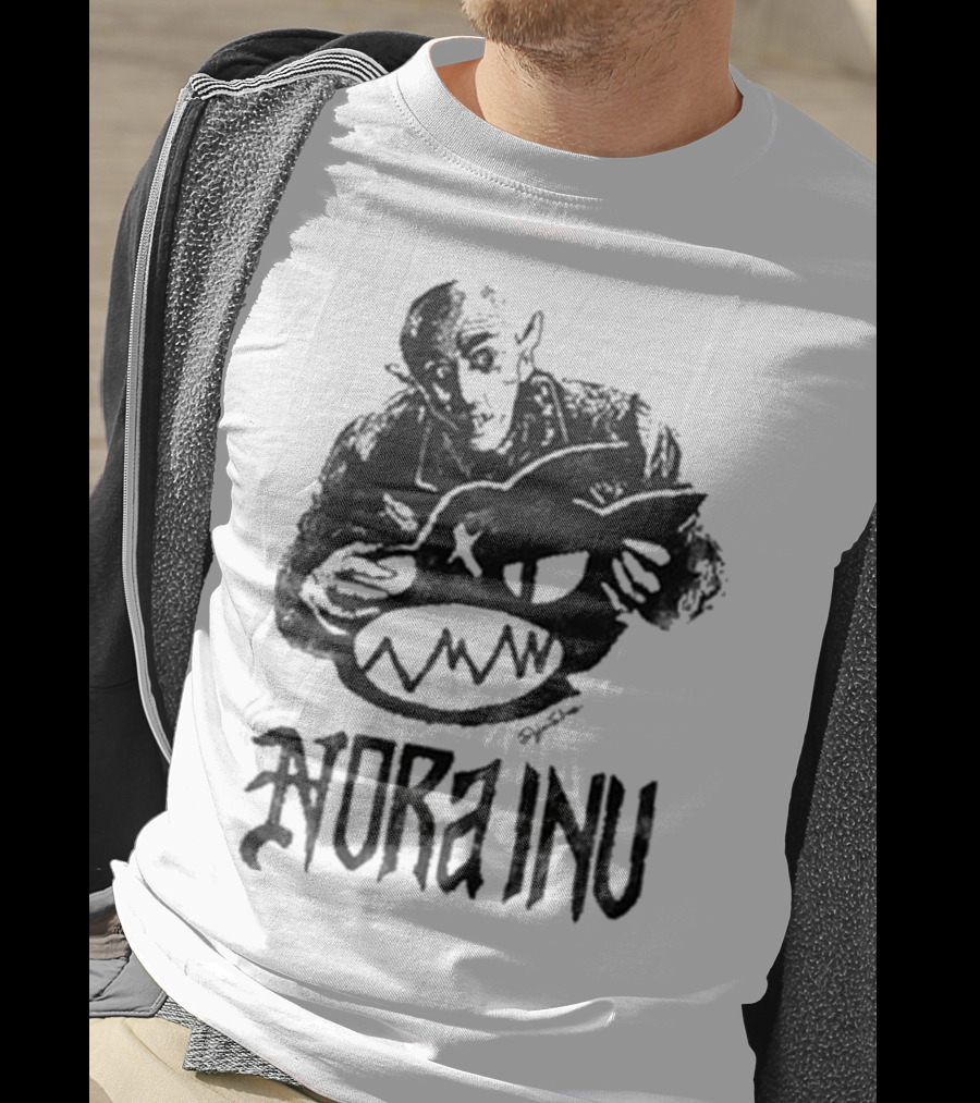 Nora Inu Vampyre Monster Art T-Shirt