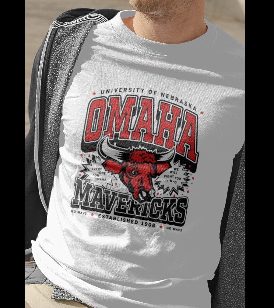 Omaha Mavericks Max Collegiate Bull Symbol With Stars T-Shirt