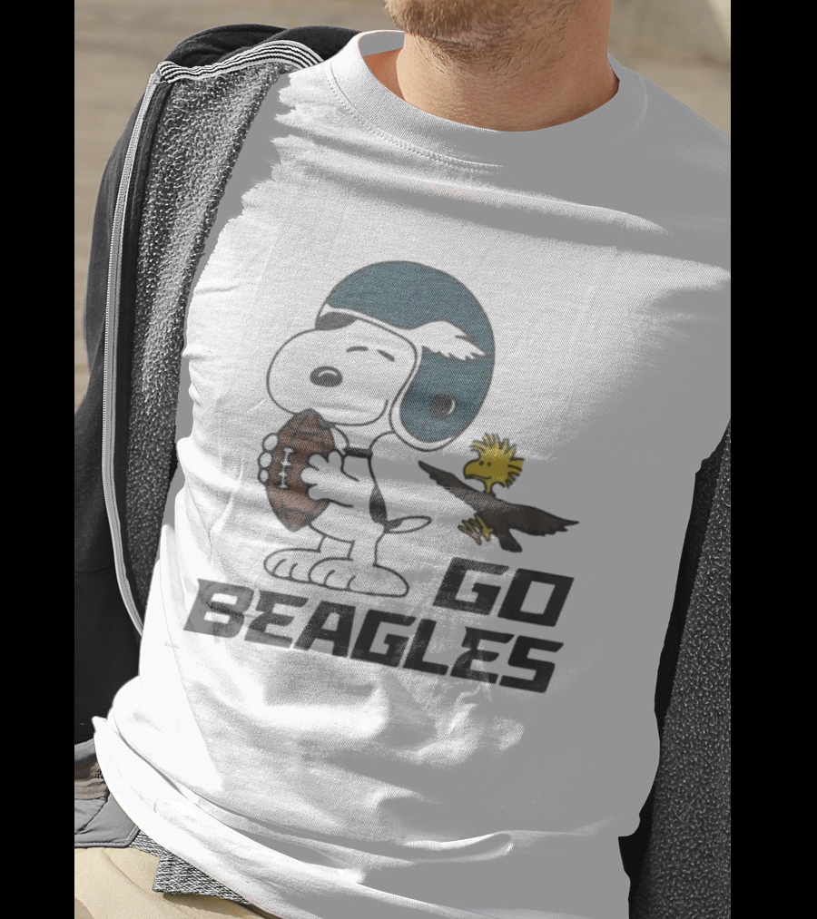 Peanuts Go Beagles Football Snoopy Woodstock Helmet Icon T-Shirt