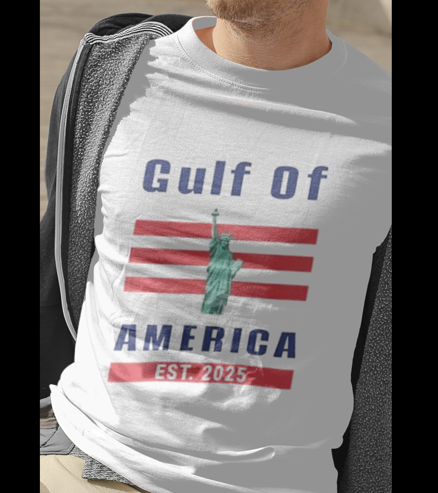 Gulf Of America Statue Of Liberty Est 2025 T-Shirt