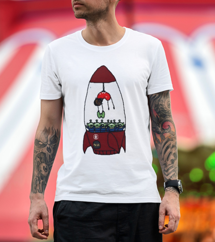Kawhi Leonard Claw Dunk Rocket and Aliens Clippers T-Shirt