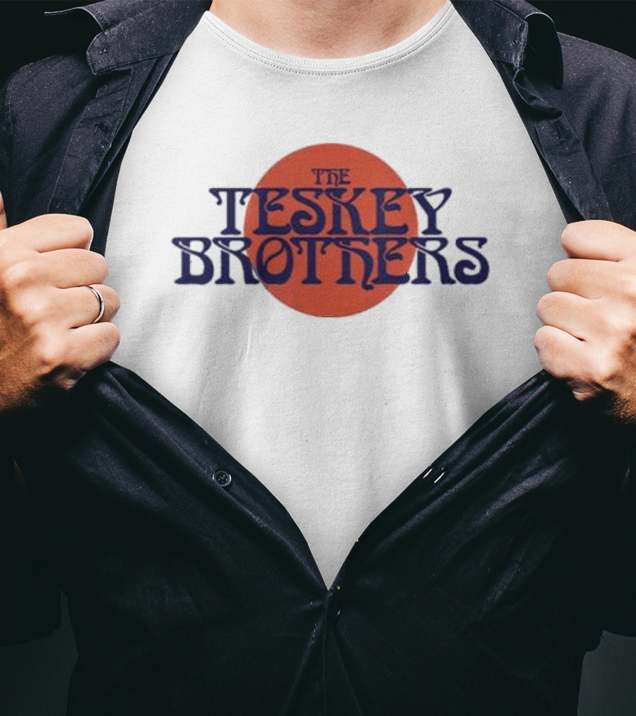 The Teskey Brothers Vintage Red Circular Emblem T-Shirt