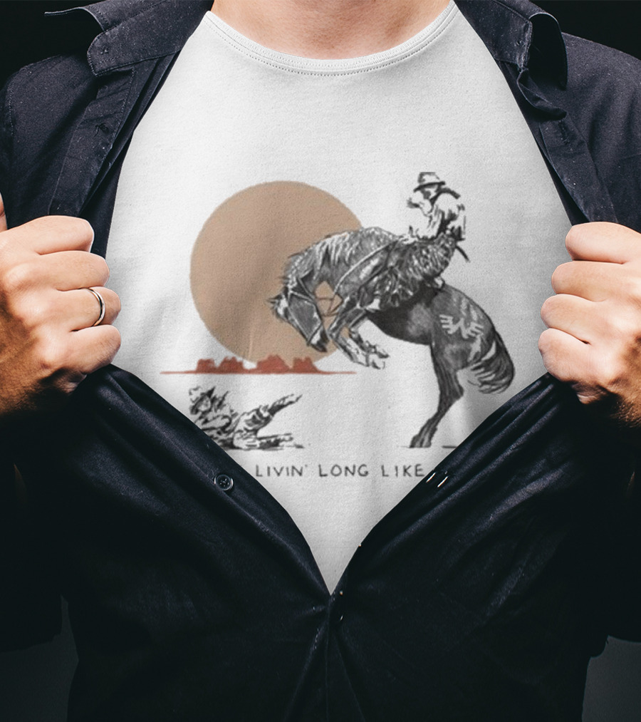 Waylon Jennings Ain’t Livin’ Long Like This Cowboy Rodeo Moon Scene T-Shirt