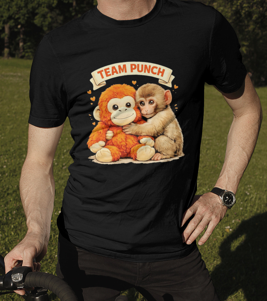 Team Punch Cute Baby Monkey Hugging Orange Plush Toy Charming Japanese Style Hearts T-Shirt