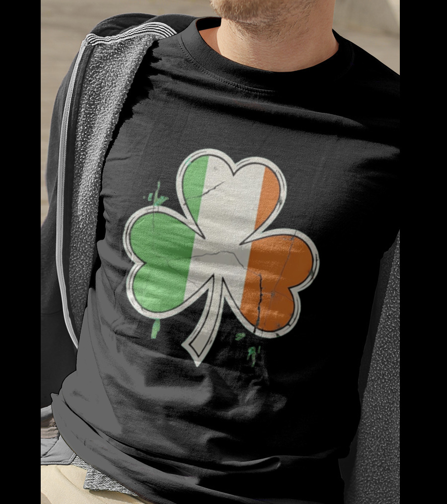 St Patrick's Day Shamrock With Italy Flag T-Shirt