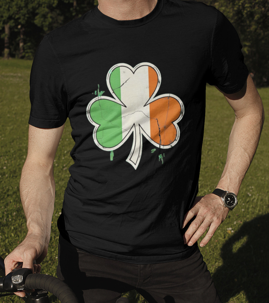 St Patrick's Day Shamrock With Italy Flag T-Shirt