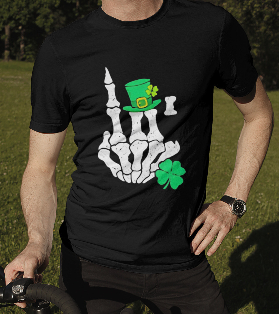 Skeleton Hand With Leprechaun Hat And Shamrock St Patricks Day T-Shirt